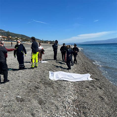 morto a nizza di sicilia|Cadavere ritrovato a Nizza di Sicilia, lautopsia。